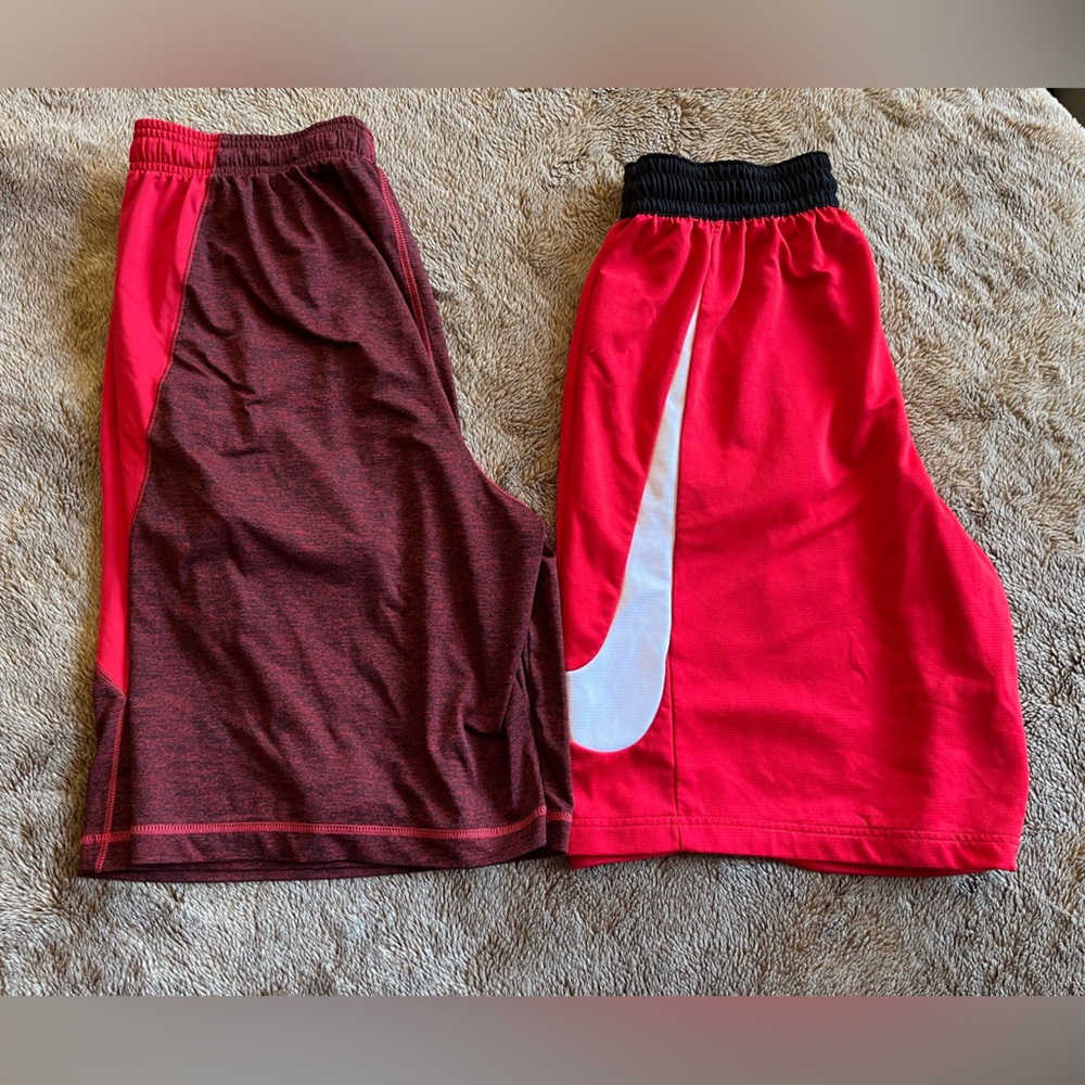 Men’s athletic shorts size large